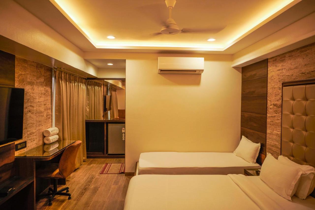 Hôtel The Atithi Niwas à Indore Extérieur photo